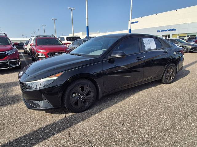 2023 Hyundai Elantra SEL FWD photo