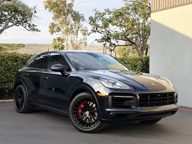 2022 Porsche Cayenne Coupe GTS AWD photo