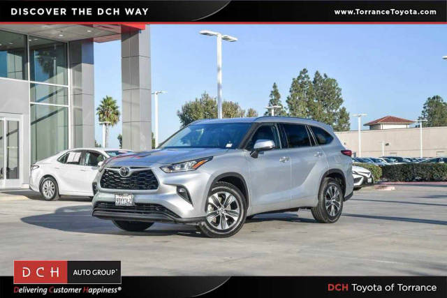 2020 Toyota Highlander XLE FWD photo