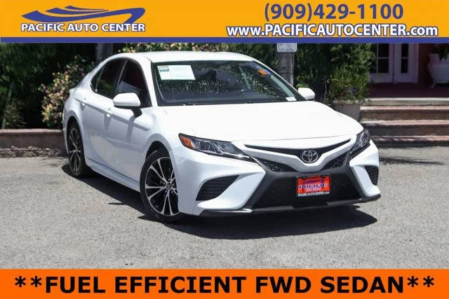 2020 Toyota Camry SE FWD photo