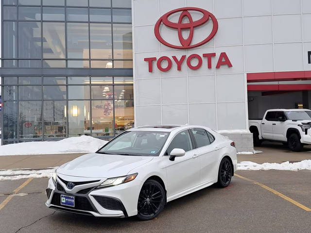 2022 Toyota Camry Hybrid XSE FWD photo