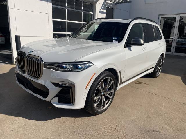 2022 BMW X7 M50i AWD photo