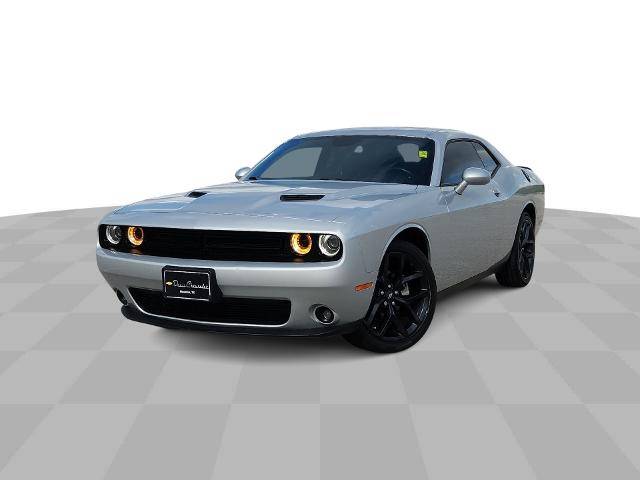 2022 Dodge Challenger SXT RWD photo