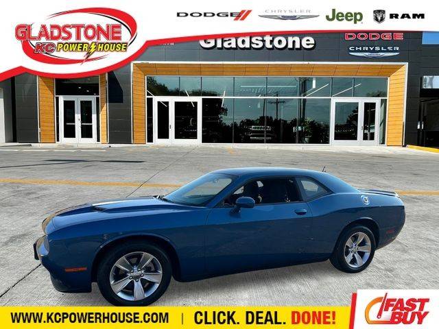 2022 Dodge Challenger SXT RWD photo