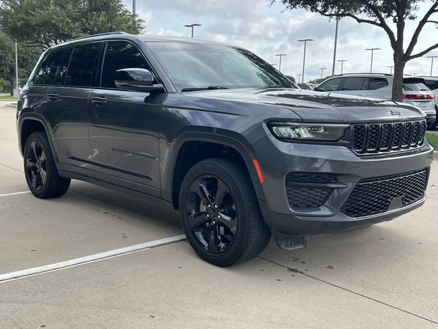 2022 Jeep Grand Cherokee Altitude 4WD photo