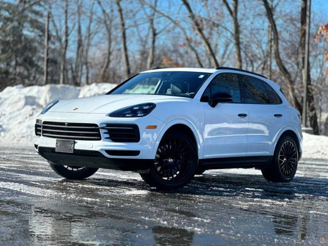 2022 Porsche Cayenne Platinum Edition AWD photo