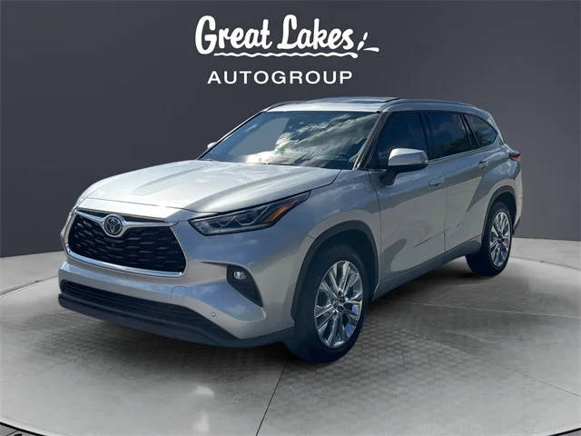 2022 Toyota Highlander Hybrid Limited FWD photo