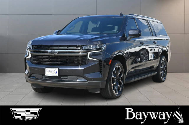 2022 Chevrolet Suburban RST RWD photo