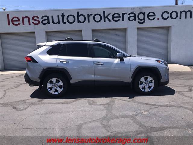 2021 Toyota RAV4 XLE AWD photo