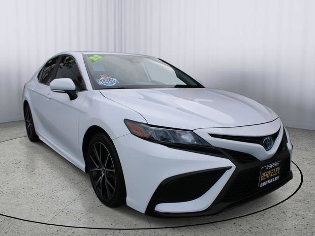 2022 Toyota Camry Hybrid SE FWD photo