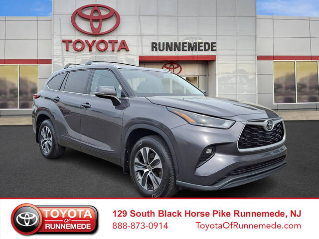 2022 Toyota Highlander XLE AWD photo