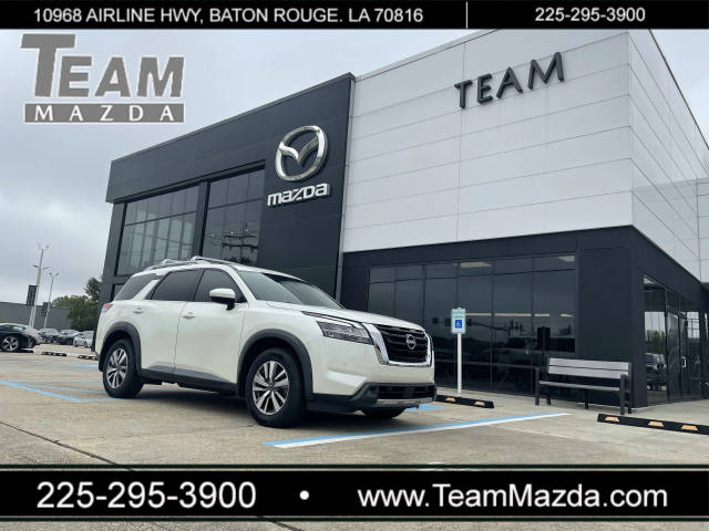 2022 Nissan Pathfinder SL 4WD photo