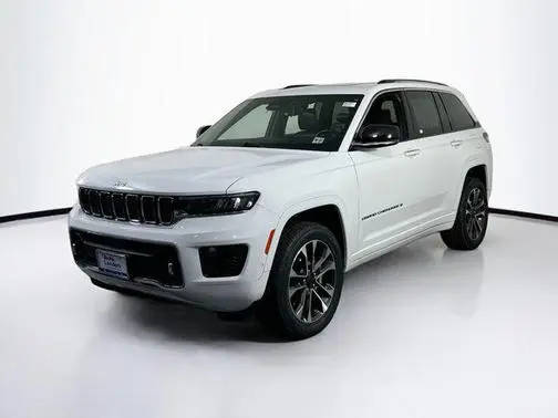 2022 Jeep Grand Cherokee Overland 4WD photo