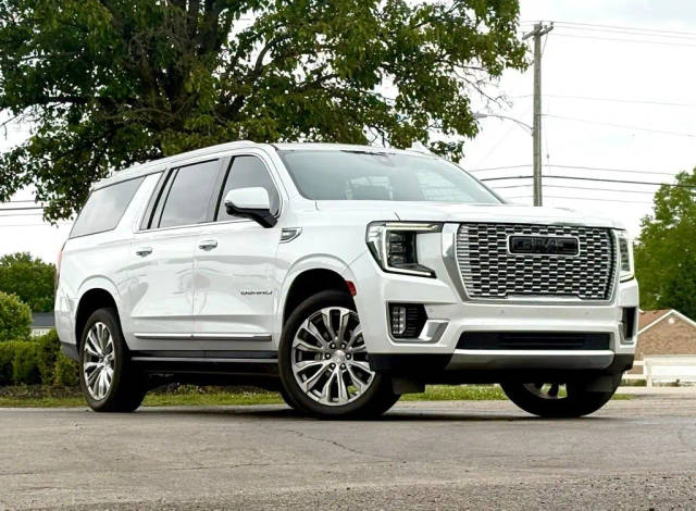 2022 GMC Yukon XL Denali 4WD photo
