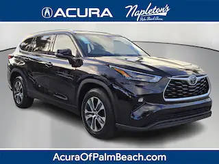 2022 Toyota Highlander XLE FWD photo