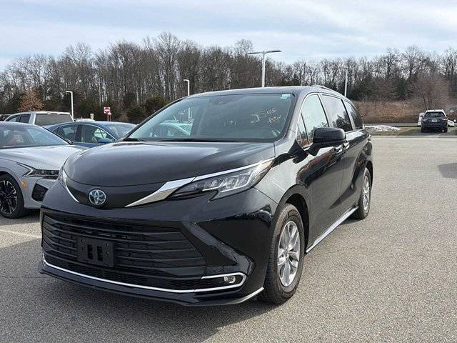 2022 Toyota Sienna XLE AWD photo