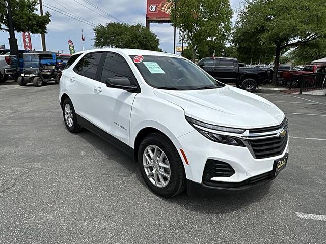 2022 Chevrolet Equinox LS FWD photo