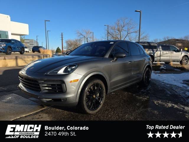 2023 Porsche Cayenne Platinum Edition AWD photo