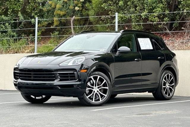 2023 Porsche Cayenne AWD photo