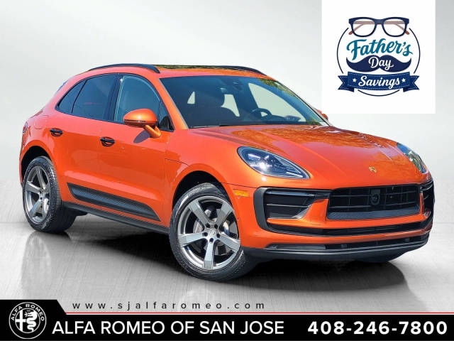 2022 Porsche Macan  AWD photo