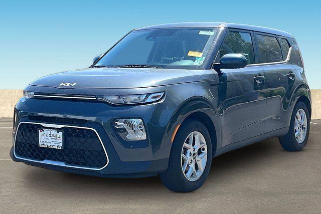 2022 Kia Soul LX FWD photo