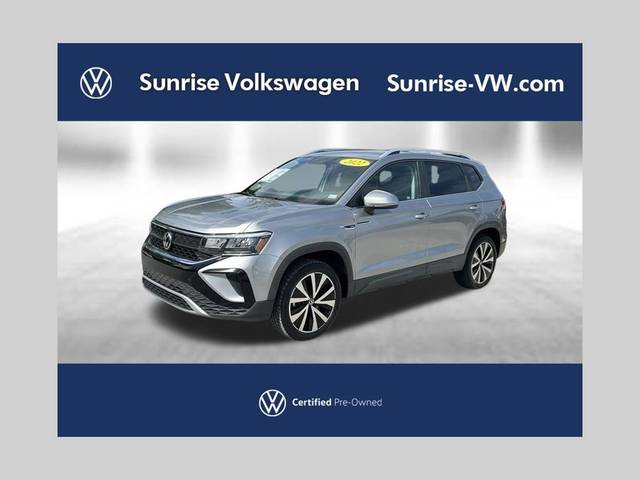 2022 Volkswagen Taos SE FWD photo