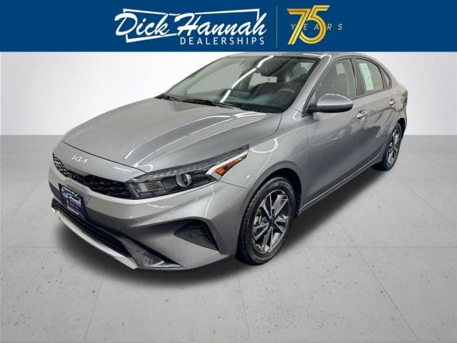 2022 Kia Forte LXS FWD photo