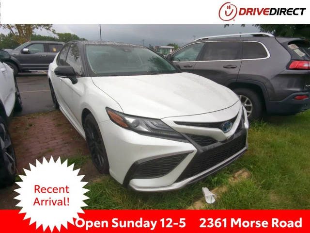 2022 Toyota Camry Hybrid XSE FWD photo