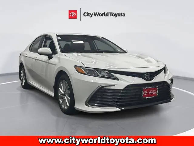 2022 Toyota Camry LE AWD photo