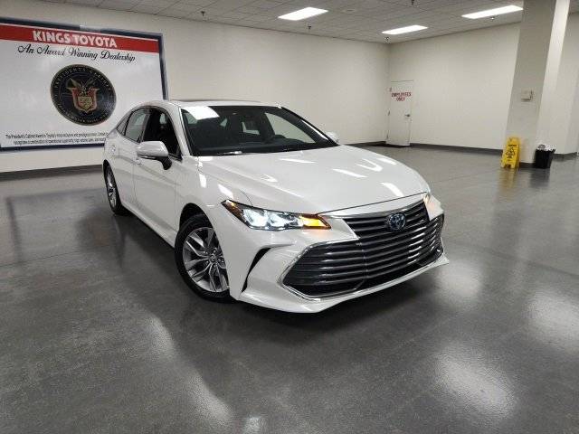 2022 Toyota Avalon Hybrid XLE FWD photo