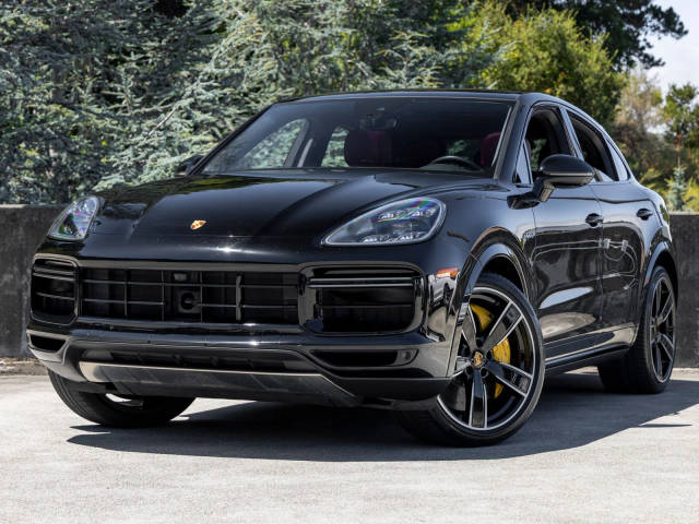 2022 Porsche Cayenne Coupe Turbo S E-Hybrid AWD photo