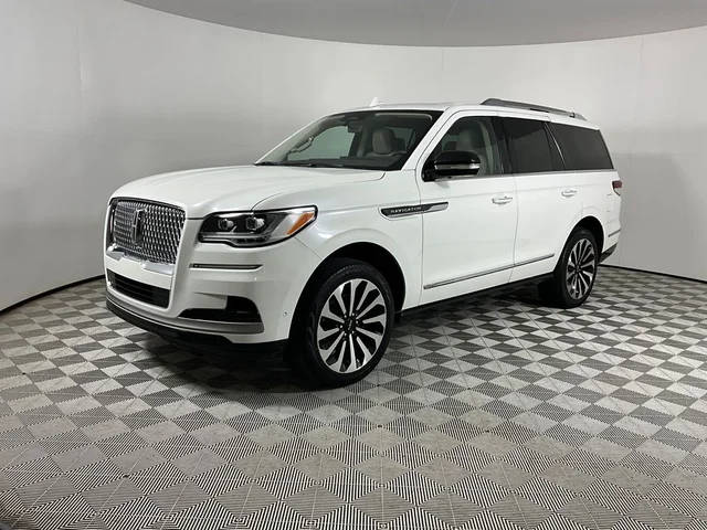 2022 Lincoln Navigator Reserve RWD photo