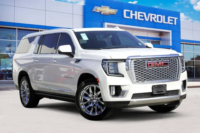 2022 GMC Yukon XL Denali 4WD photo