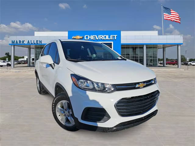 2022 Chevrolet Trax LS AWD photo