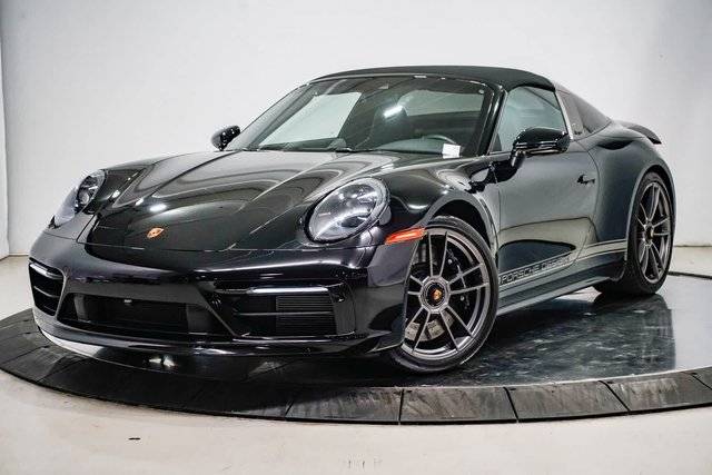 2022 Porsche 911 4 GTS AWD photo