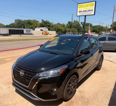 2022 Nissan Kicks SR FWD photo