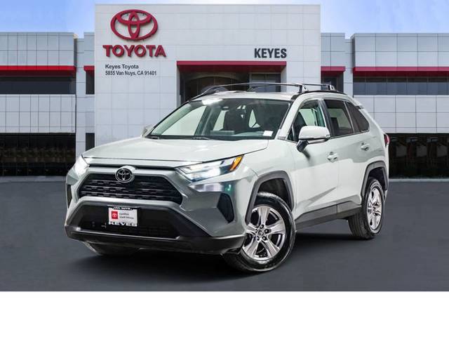 2022 Toyota RAV4 XLE FWD photo