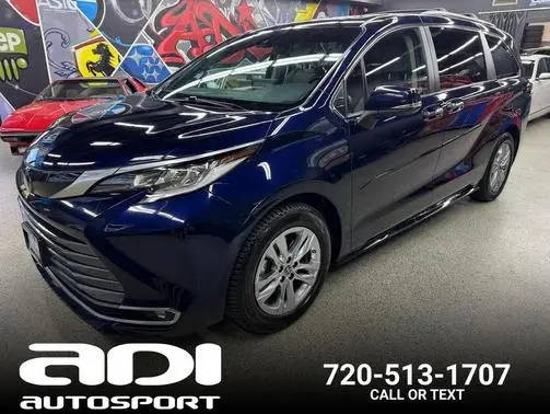2022 Toyota Sienna Limited AWD photo