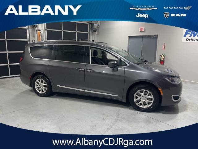 2020 Chrysler Pacifica Minivan Touring L FWD photo