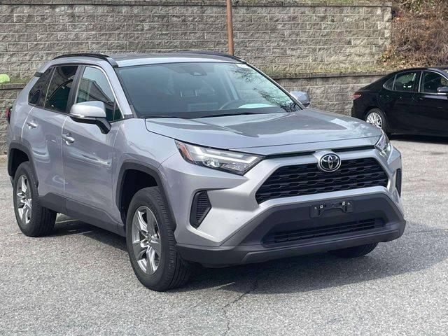 2022 Toyota RAV4 XLE AWD photo