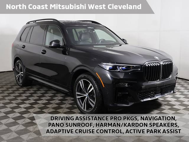2022 BMW X7 M50i AWD photo