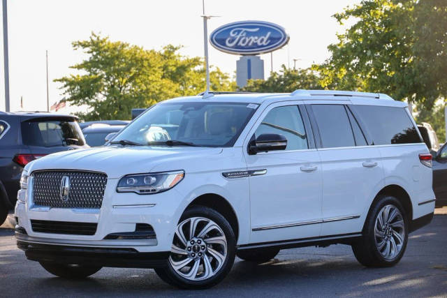 2022 Lincoln Navigator Reserve 4WD photo
