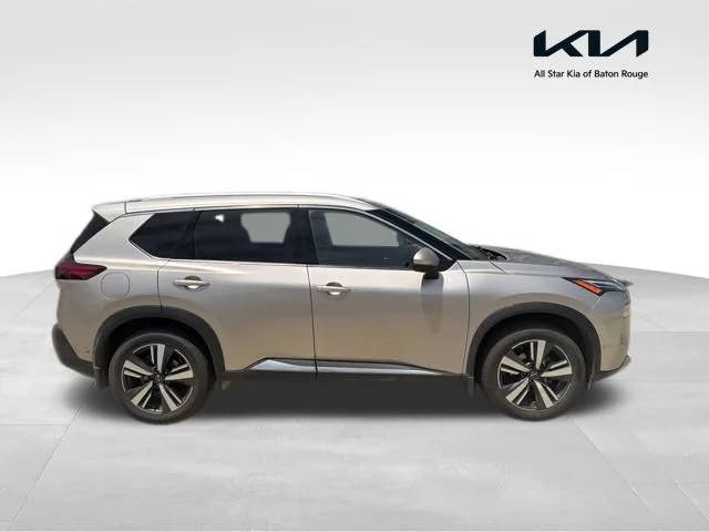 2022 Nissan Rogue Platinum FWD photo