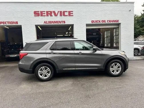 2022 Ford Explorer XLT 4WD photo