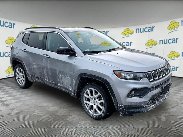 2022 Jeep Compass Latitude Lux 4WD photo