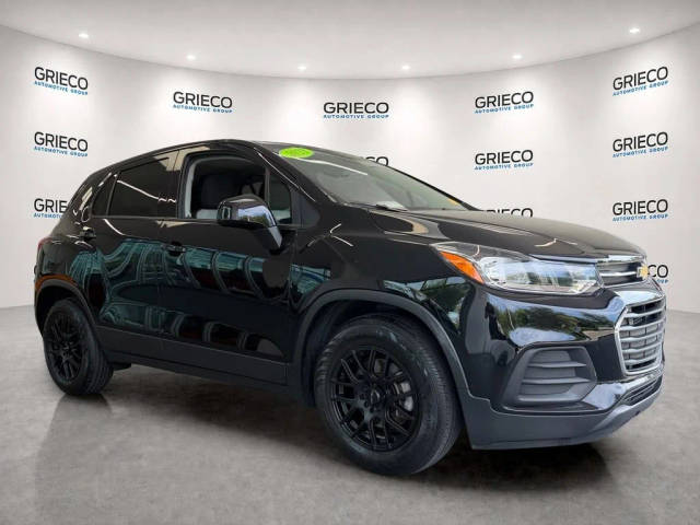 2022 Chevrolet Trax LS FWD photo