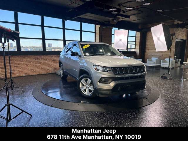 2022 Jeep Compass Latitude 4WD photo