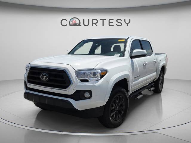 2022 Toyota Tacoma SR5 4WD photo