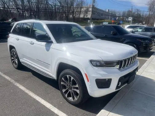 2022 Jeep Grand Cherokee Overland 4WD photo