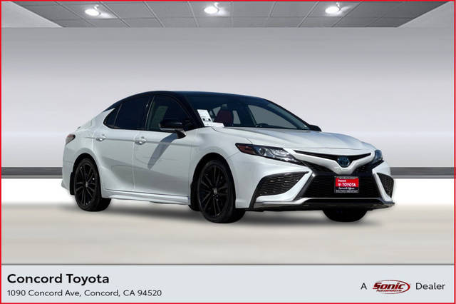 2022 Toyota Camry Hybrid XSE FWD photo